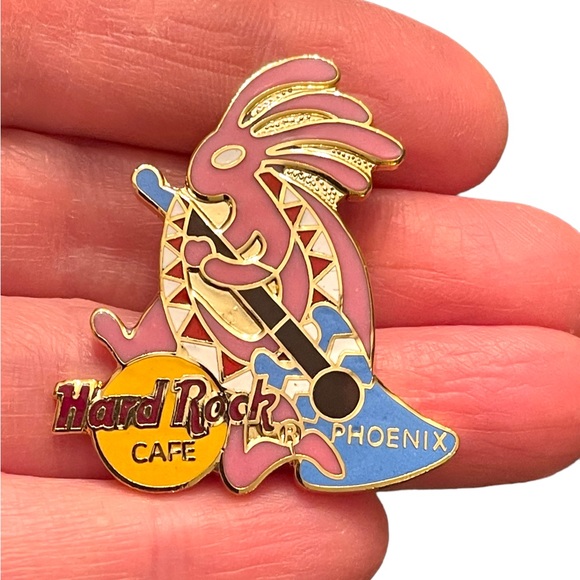 hard rock Cafe Phoenix enameled brooch gold finish - Picture 2 of 2